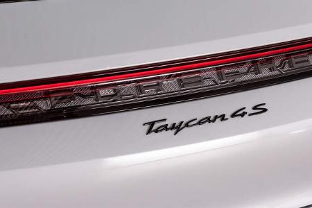 SPERRFRIST 04/03/21 16.30 Uhr Porsche Taycan Cross Tursimo Studio