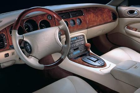 Jaguar XK8