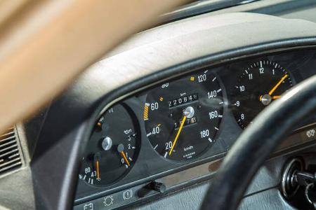 Mercedes-Benz 300 D, Rundinstrumente