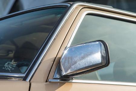 Mercedes-Benz 300 D, Seitenspiegel