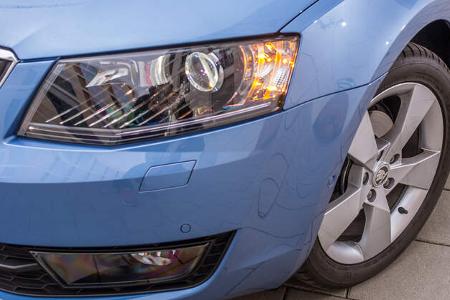 Skoda Octavia Combi 2.0 TDI, Frontscheinwerfer