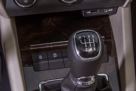 Skoda Octavia Combi 2.0 TDI, Mittelkonsole