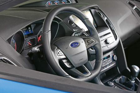 Ford Focus RS, Cockpit