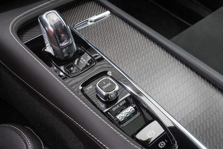 Volvo XC90 T8, Schaltung