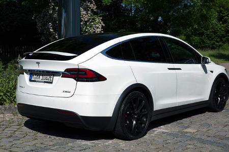 Tesla Model X 2016