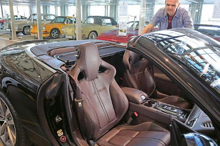 Jaguar XKR, Sitze