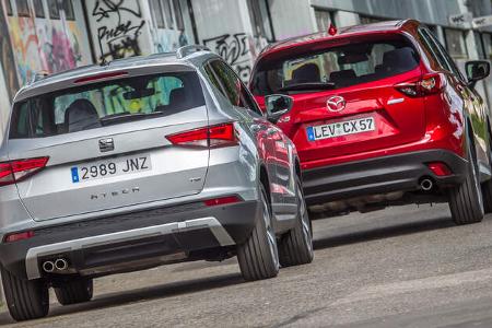 Mazda CX-5 2.0 G 165, Seat Ateca 1.4 TSI, Heckansicht