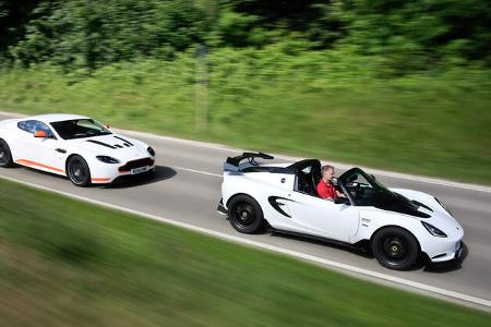 Aston Martin V12 Vantage S, Lotus Elise Cup 250, Seitenansicht
