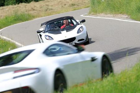 Aston Martin V12 Vantage S, Lotus Elise Cup 250, Ausfahrt