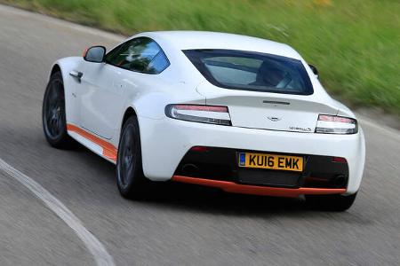 Aston Martin V12 Vantage S, Heckansicht