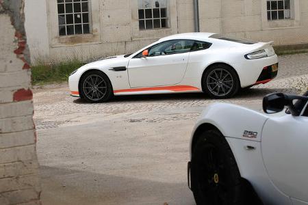 Aston Martin V12 Vantage S, Seitenansicht