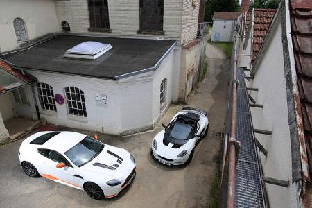 Aston Martin V12 Vantage S, Lotus Elise Cup 250, Draufsicht