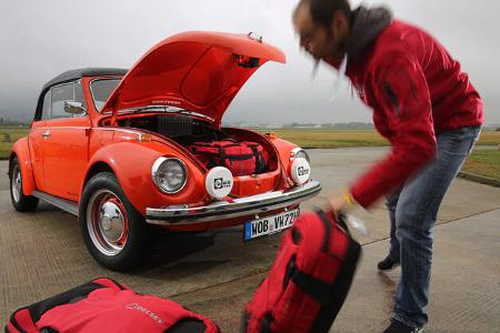 VW Käfer 1302 LS Cabriolet, Kofferraum, Beladung