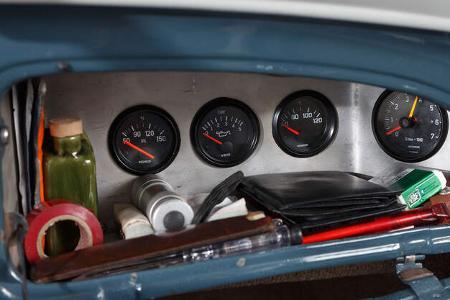 Citroen-11-CV-Interieur