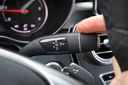 Mercedes C 250 d T 4Matic, Lenkradschalter