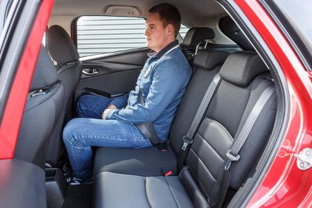 Mazda CX-3 Skyactiv-D 105, Fondsitze