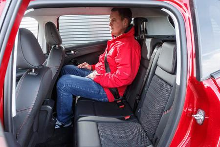 Peugeot 2008 BlueHDi 120, Fondsitze