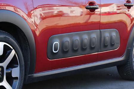 Citroën C3 BlueHDi 100, Seitenverkleidung