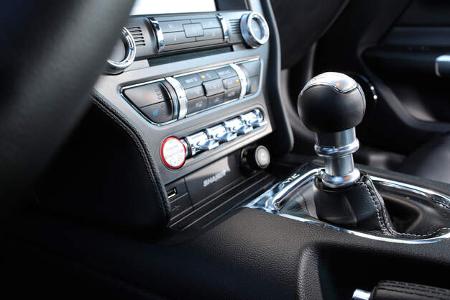 Ford Mustang 2.3 Ecoboost, Schalthebel