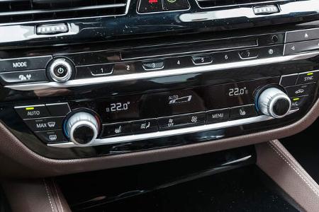 BMW 530d, Monitor, Infotainment