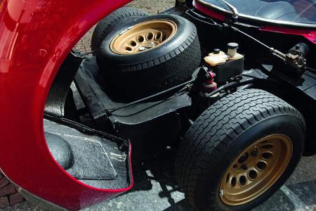 Alfa Romeo T33/2 Stradale