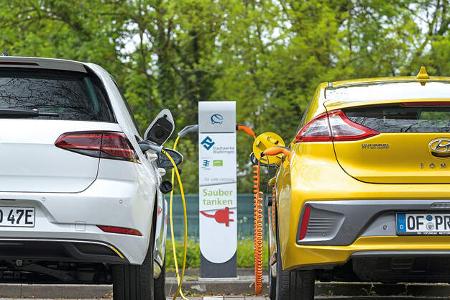 Hyundai Ioniq, VW e-Golf