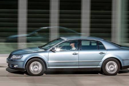 Mercedes S-Klasse W 220 vs VW Phaeton Typ D1 Youngtimer 07/2017