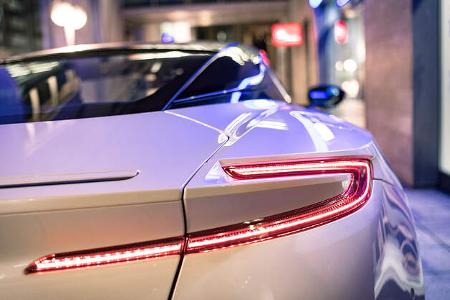 01/2018 Aston Martin DB11 V8 Coupé