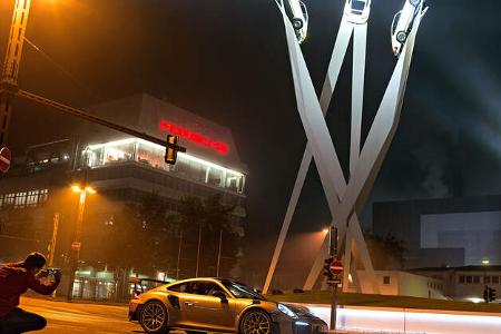 Porsche 911 GT2 RS (991) - Sportwagen - Biturbo