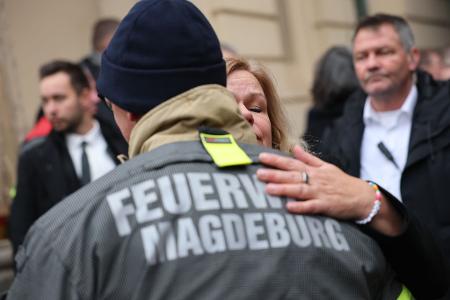 Emotionale Szenen: Bundesinnenministerin Faeser tauschte sich mit Rettern aus.