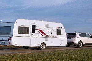 Sondermodell mit Doppelbett und Luxus-Sitzgruppe