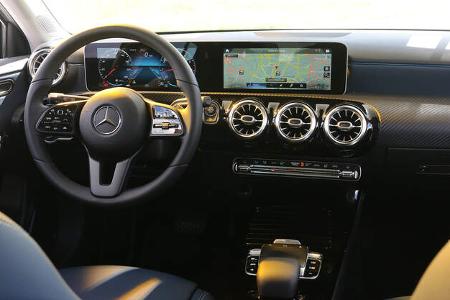 Mercedes A 200 7G-DCT, Interieur