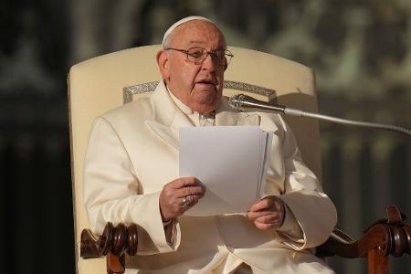 Papst Franziskus spricht von 
