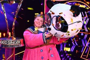 Panda siegt im "Masked Singer"-Finale - wer steckt hinter dem Kostüm?