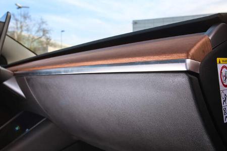 Tesla Model 3, Interieur