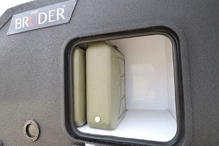 Bruder EXP-4 Offroad-Caravan / GelŠnde-Wohnwagen Australien