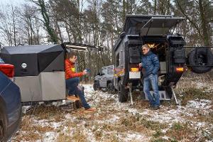 Zwei robuste Caravans für die raue Natur