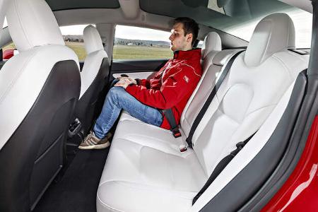 Tesla Model 3, Interieur