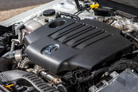 Mercedes Benz CLA 220, Motor