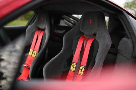 Ferrari 488 Pista, Interieur