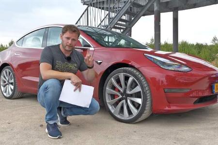 Tesla Model 3 gegen BMW 330i