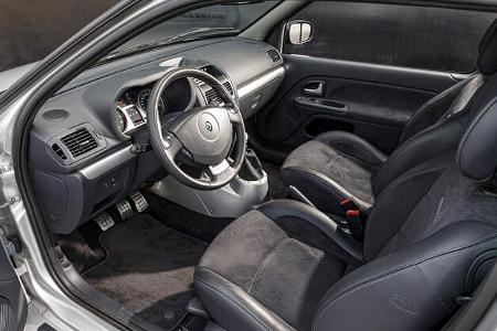 Renault Clio V6, Interieur