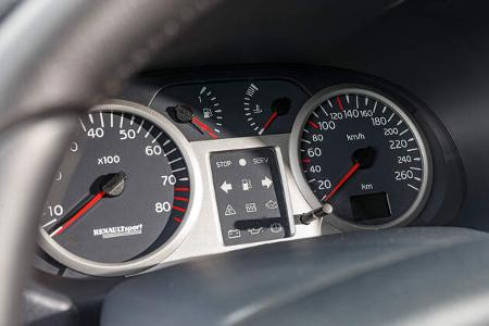 Renault Clio V6, Interieur