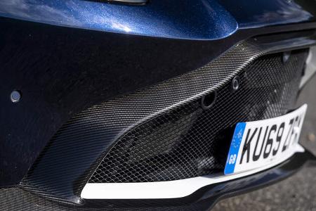 Aston Martin Vantage, Exterieur