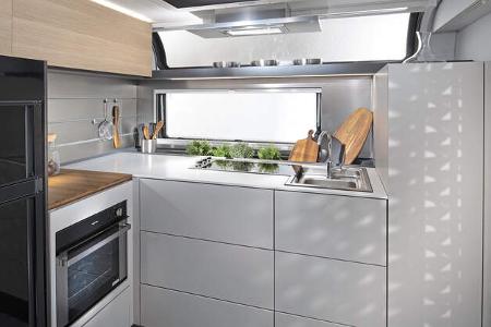 Adria Astella 704 HP