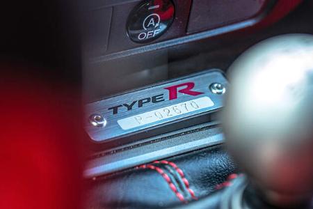Honda Civic Type R FK2, Plakette