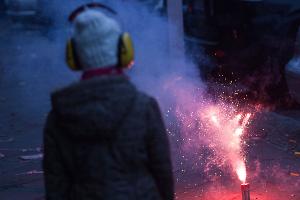 Was macht Böller-Lärm mit den Ohren - und was schützt?