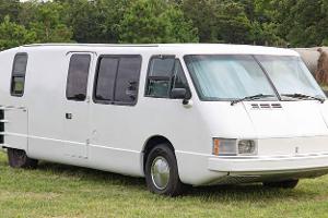 US-Camper mit BMW-6-Zylinder im Heck