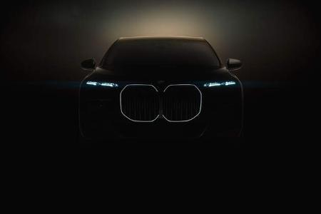 BMW i7