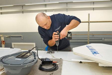 Einbau Oyster Connect Becker RO Wlan-Router Einbauen